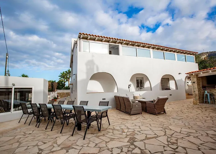 Cosy 1 Bed Pool House Апартаменты *
