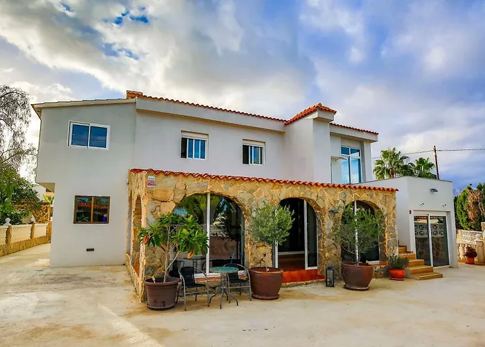 Апартаменты Cosy 1 Bed Pool House