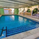 Cosy 1 Bed Pool House Appartement *