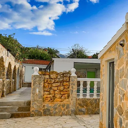 Cosy 1 Bed Pool House Appartement